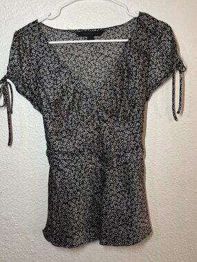Express Babydoll Top Black White Floral Silk V-Neck Back-Tie Size Small Y2K
